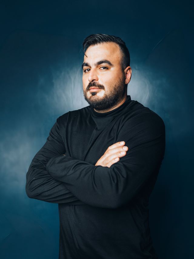Retrato de Manuel Alvarez, especialista en financiamiento de TU Transportation